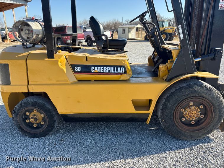 image for item EI5774 Caterpillar 80 forklift