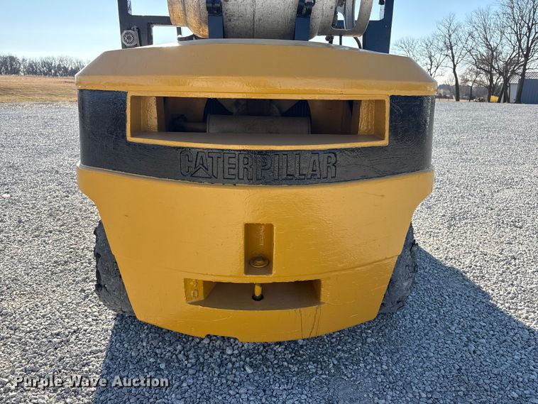 image for item EI5774 Caterpillar 80 forklift