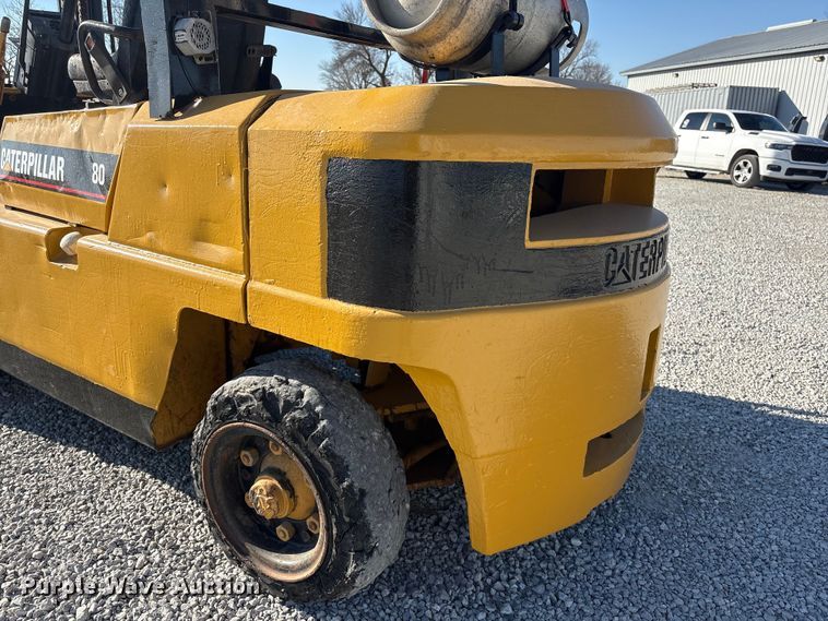image for item EI5774 Caterpillar 80 forklift
