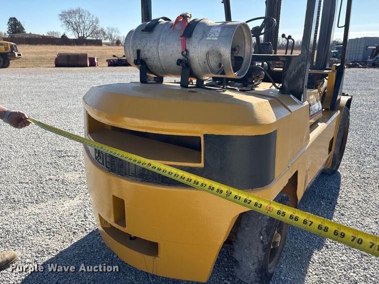 image for item EI5774 Caterpillar 80 forklift