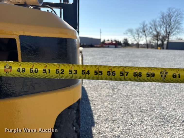 image for item EI5774 Caterpillar 80 forklift