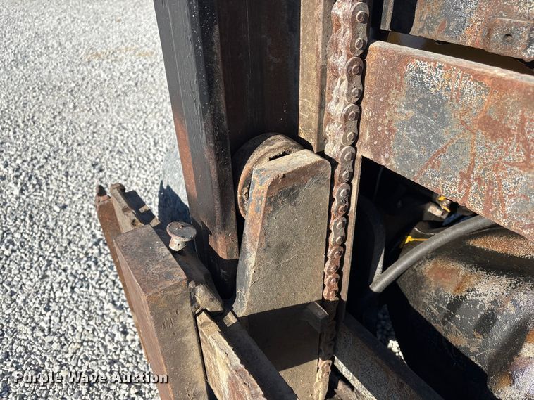 image for item EI5774 Caterpillar 80 forklift