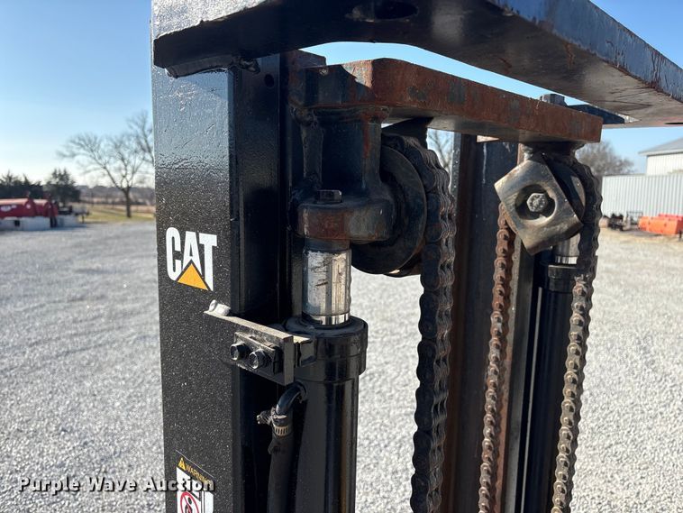 image for item EI5774 Caterpillar 80 forklift