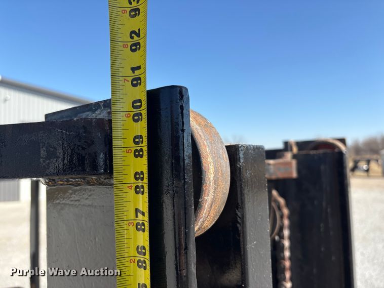 image for item EI5774 Caterpillar 80 forklift