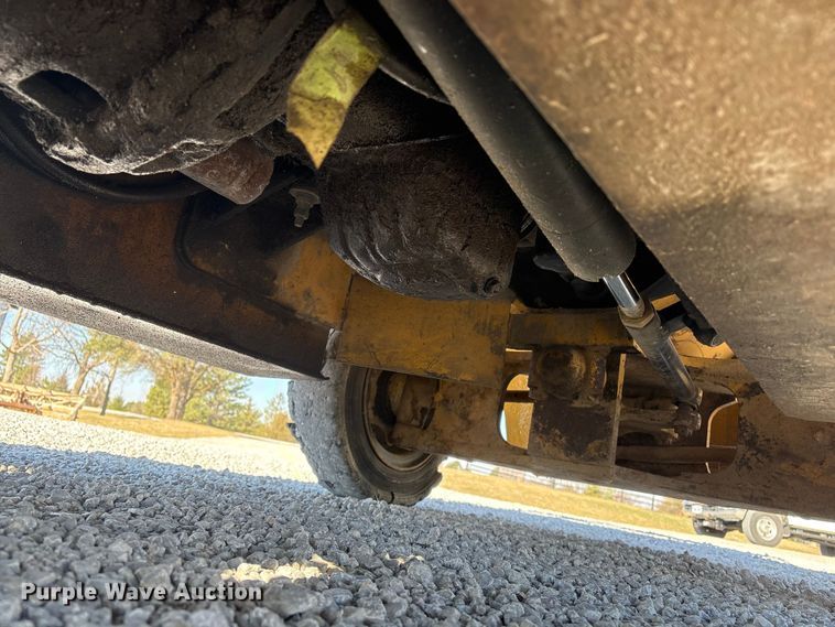 image for item EI5774 Caterpillar 80 forklift