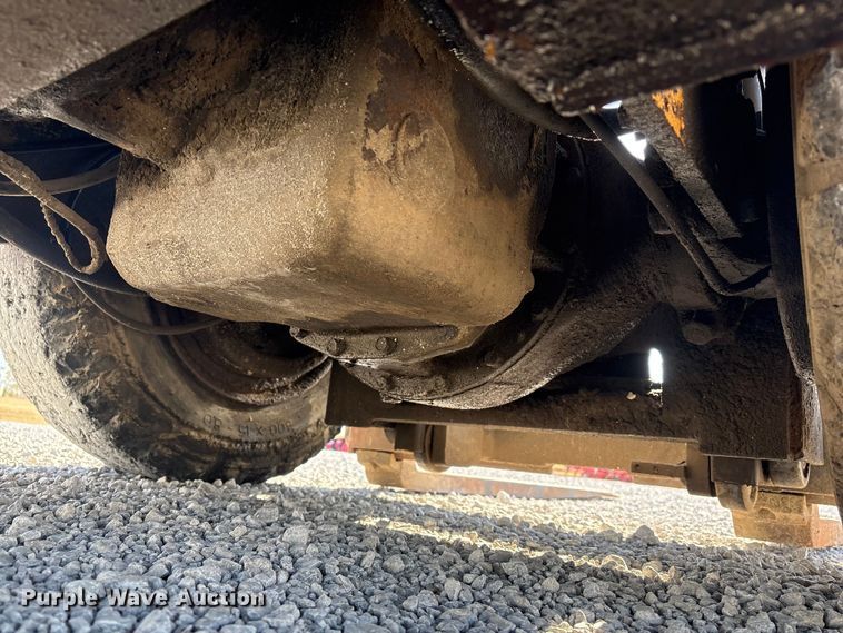 image for item EI5774 Caterpillar 80 forklift