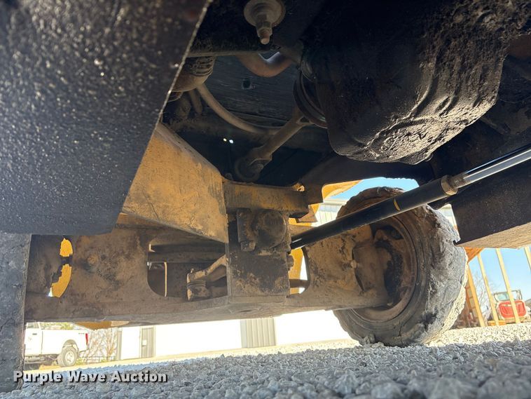 image for item EI5774 Caterpillar 80 forklift