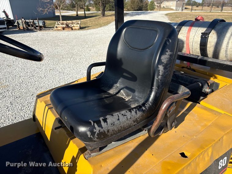 image for item EI5774 Caterpillar 80 forklift