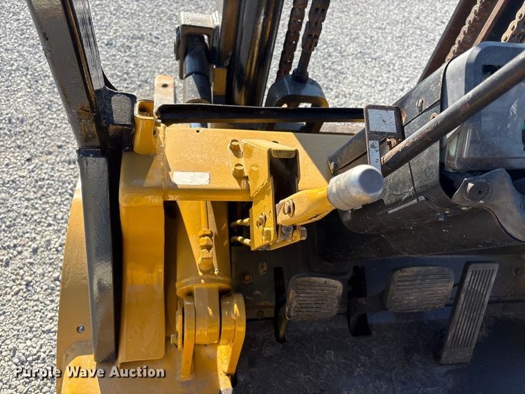 image for item EI5774 Caterpillar 80 forklift