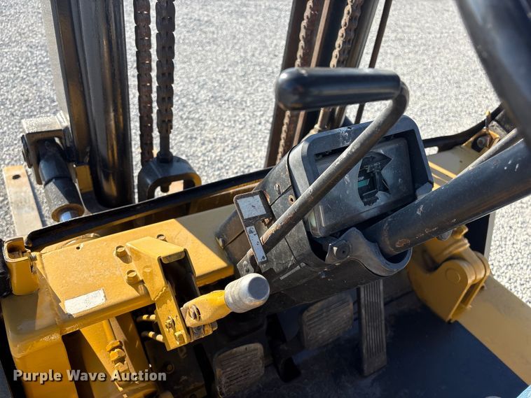 image for item EI5774 Caterpillar 80 forklift