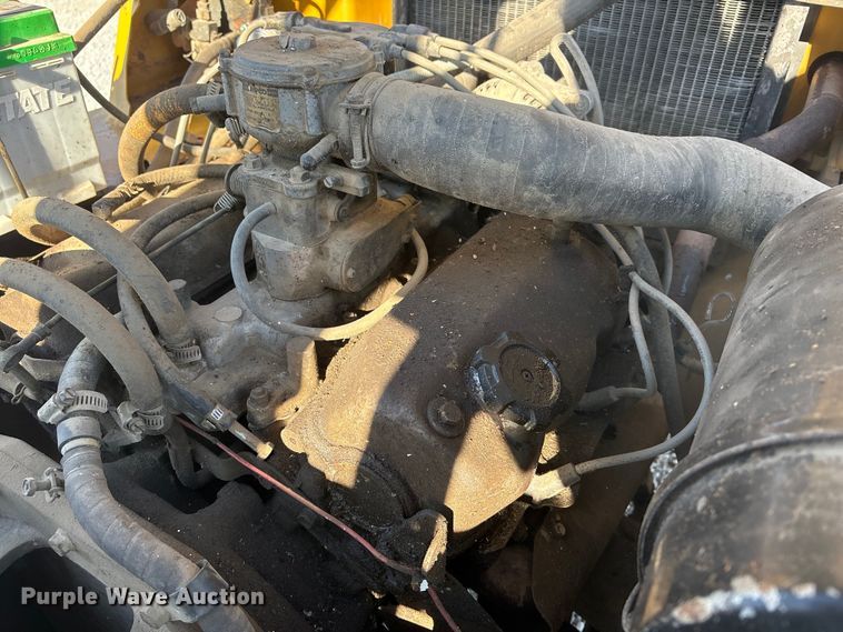 image for item EI5774 Caterpillar 80 forklift