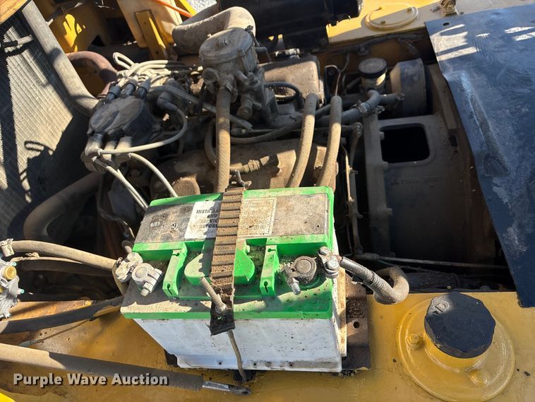 image for item EI5774 Caterpillar 80 forklift