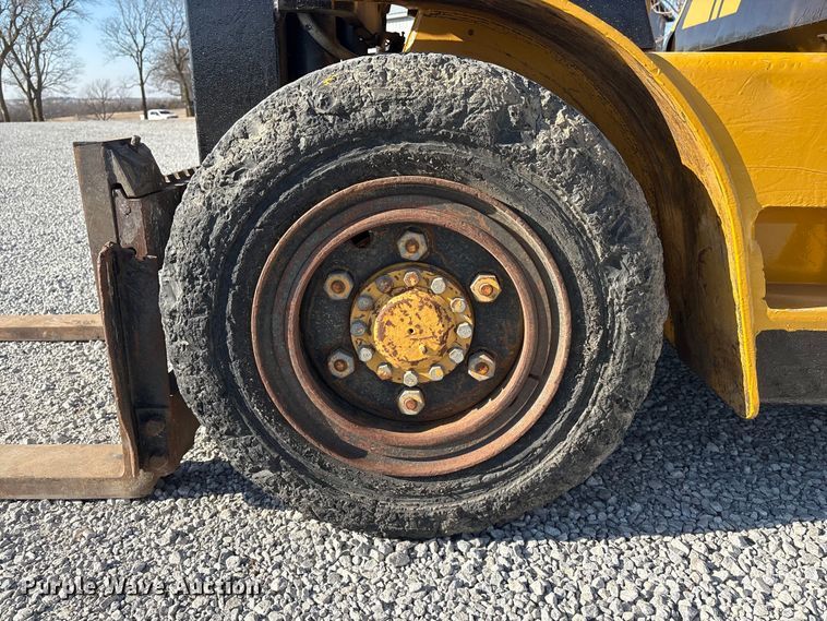 image for item EI5774 Caterpillar 80 forklift