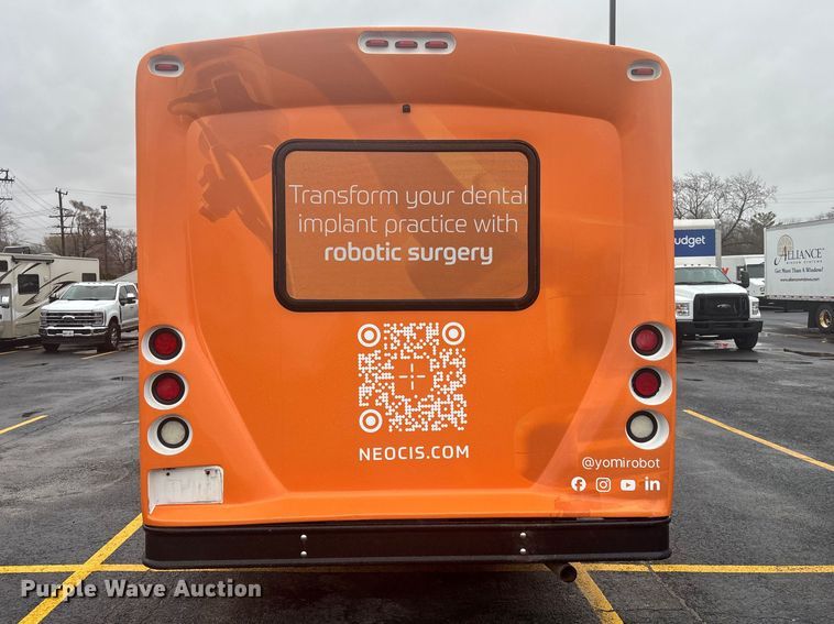 image for item EM5024 2018 Starcraft Ford E450 Super Duty shuttle bus