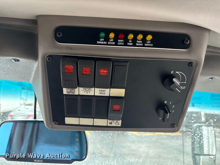 image for item EM5024 2018 Starcraft Ford E450 Super Duty shuttle bus