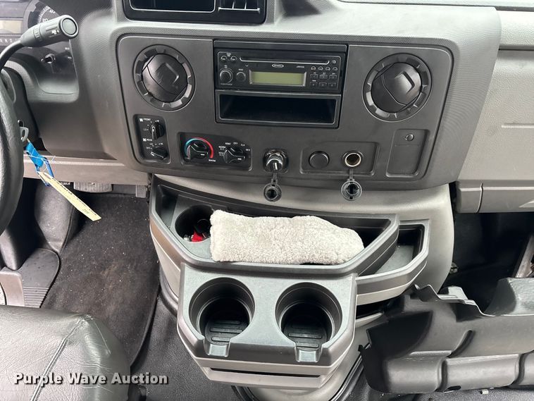 image for item EM5024 2018 Starcraft Ford E450 Super Duty shuttle bus