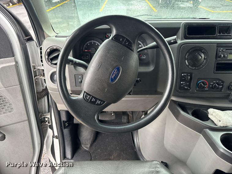 image for item EM5024 2018 Starcraft Ford E450 Super Duty shuttle bus