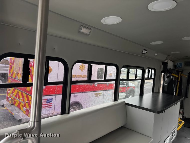 image for item EM5024 2018 Starcraft Ford E450 Super Duty shuttle bus