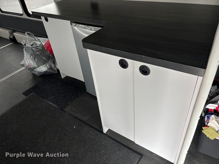 image for item EM5024 2018 Starcraft Ford E450 Super Duty shuttle bus