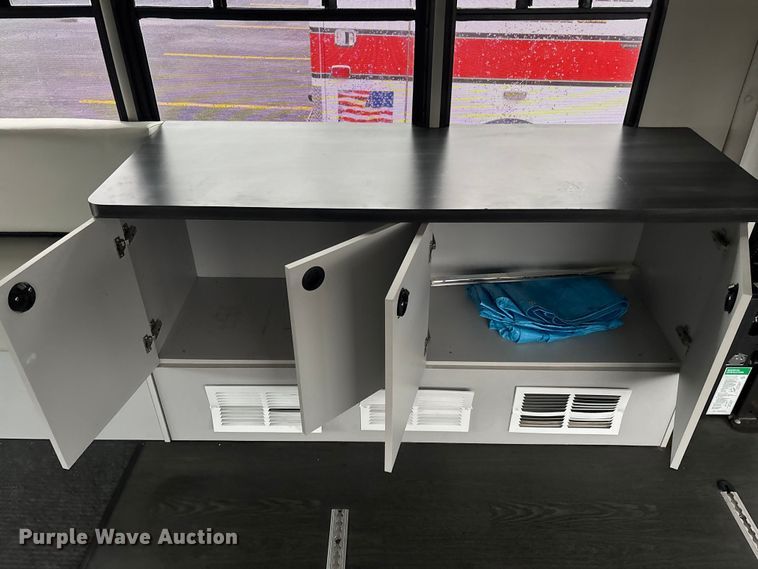 image for item EM5024 2018 Starcraft Ford E450 Super Duty shuttle bus