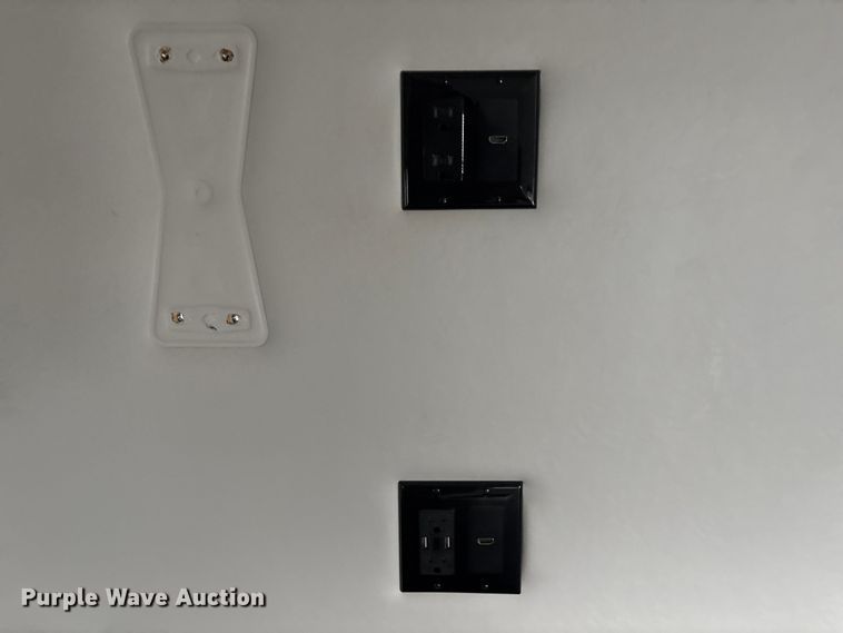 image for item EM5024 2018 Starcraft Ford E450 Super Duty shuttle bus