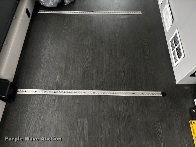 image for item EM5024 2018 Starcraft Ford E450 Super Duty shuttle bus