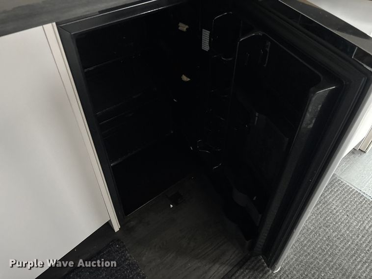 image for item EM5024 2018 Starcraft Ford E450 Super Duty shuttle bus