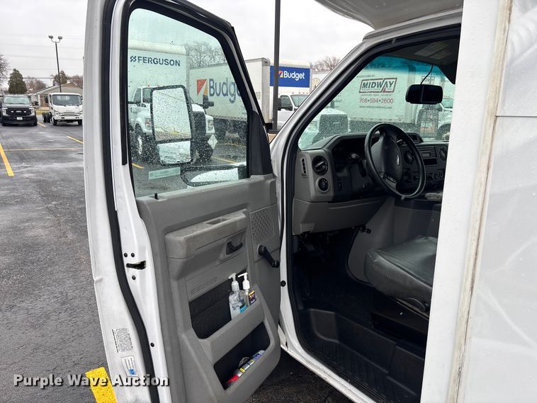 image for item EM5024 2018 Starcraft Ford E450 Super Duty shuttle bus