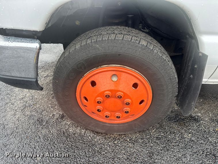 image for item EM5024 2018 Starcraft Ford E450 Super Duty shuttle bus