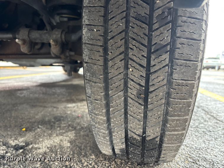 image for item EM5024 2018 Starcraft Ford E450 Super Duty shuttle bus