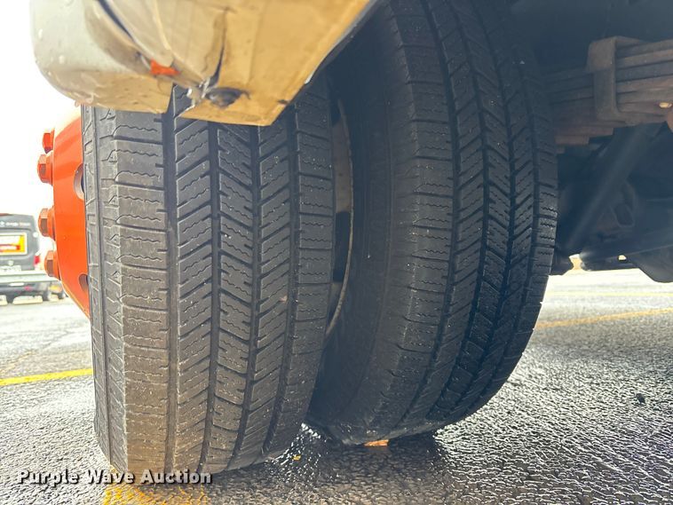 image for item EM5024 2018 Starcraft Ford E450 Super Duty shuttle bus