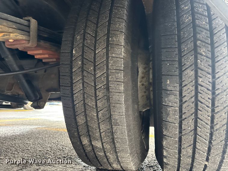 image for item EM5024 2018 Starcraft Ford E450 Super Duty shuttle bus