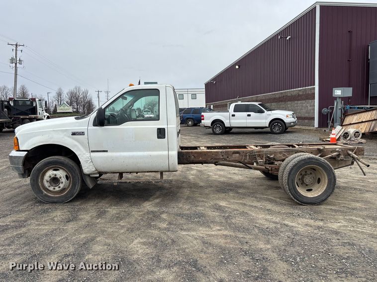 image for item EM5027 2001 Ford F550 truck cab and chassis