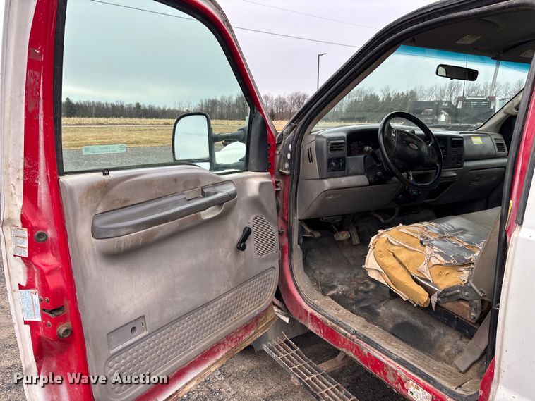 image for item EM5027 2001 Ford F550 truck cab and chassis