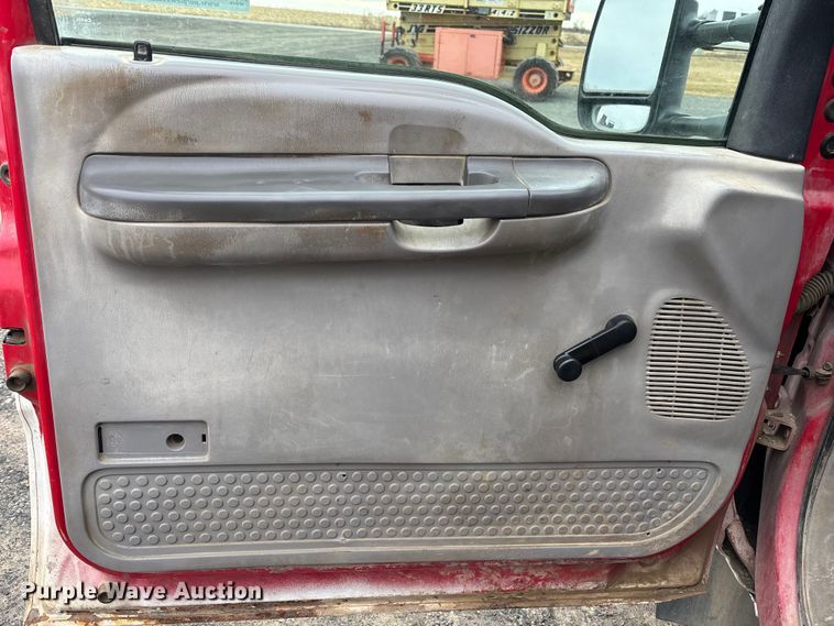 image for item EM5027 2001 Ford F550 truck cab and chassis