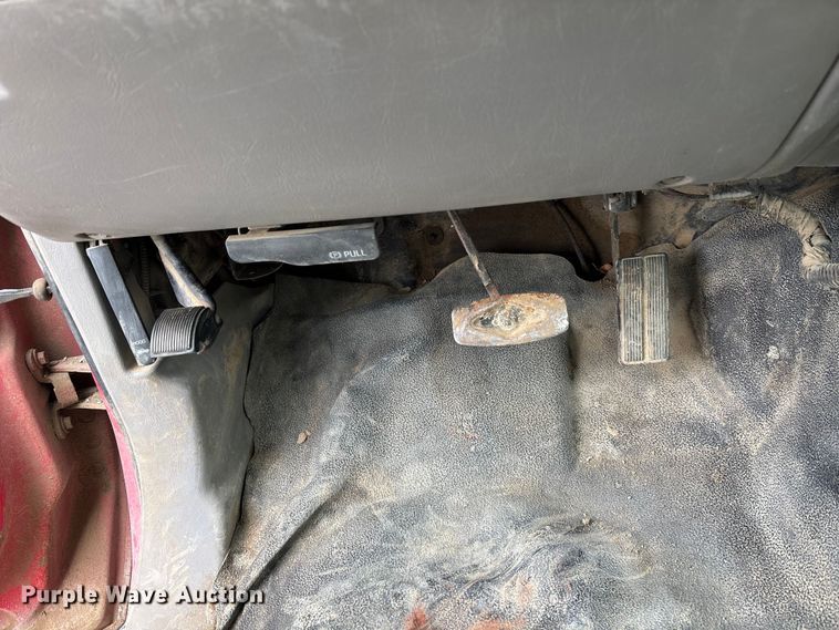 image for item EM5027 2001 Ford F550 truck cab and chassis