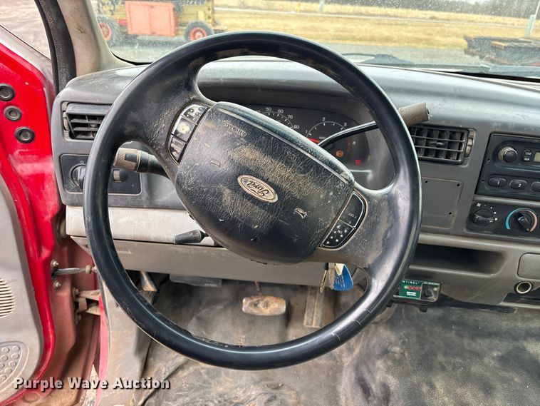 image for item EM5027 2001 Ford F550 truck cab and chassis