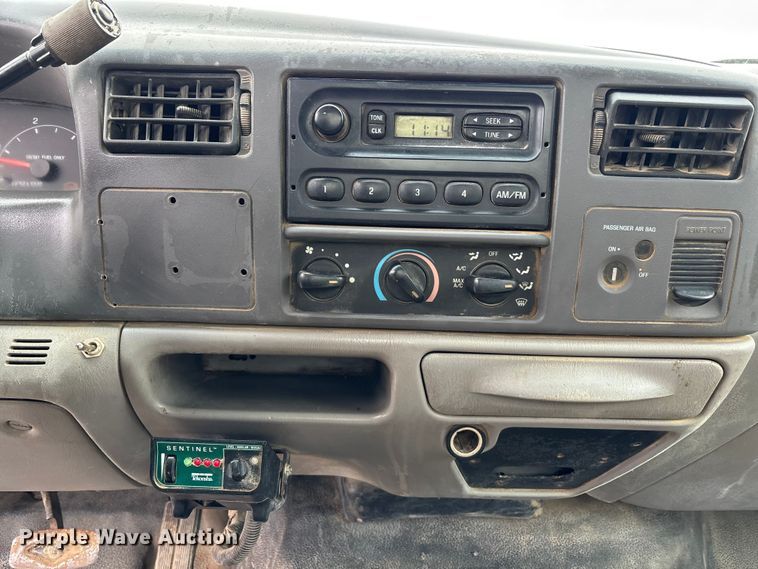 image for item EM5027 2001 Ford F550 truck cab and chassis