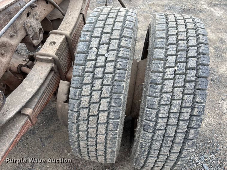 image for item EM5027 2001 Ford F550 truck cab and chassis