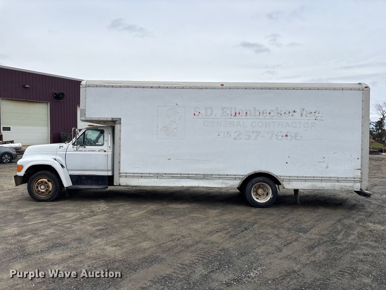 image for item EM5030 1995 Ford F700 box truck
