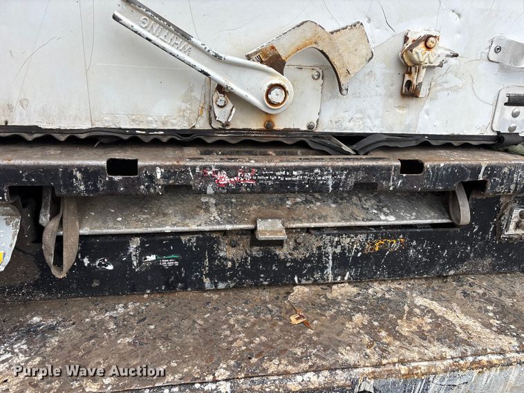 image for item EM5030 1995 Ford F700 box truck