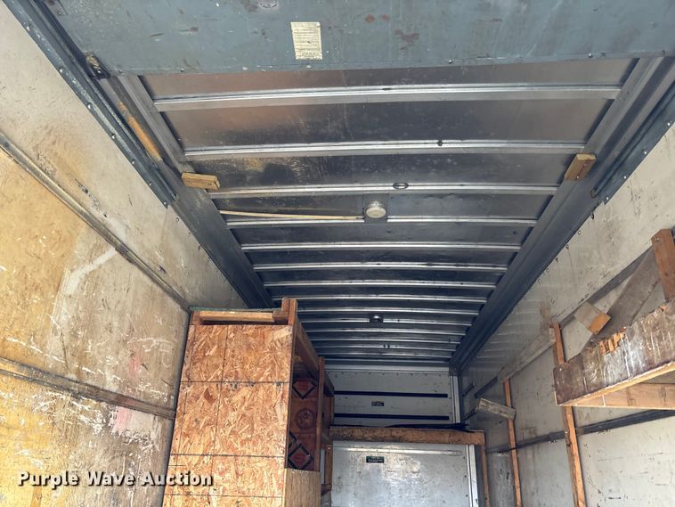 image for item EM5030 1995 Ford F700 box truck