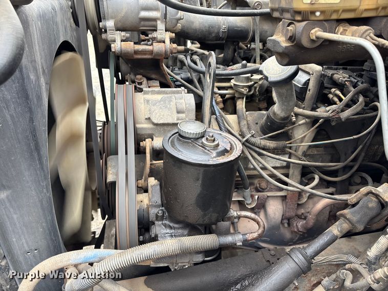 image for item EM5030 1995 Ford F700 box truck