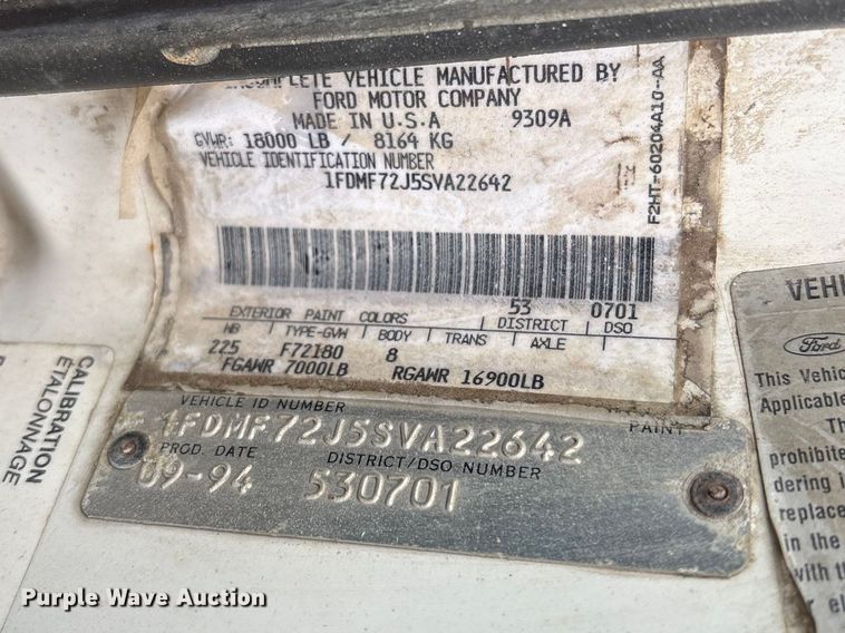 image for item EM5030 1995 Ford F700 box truck