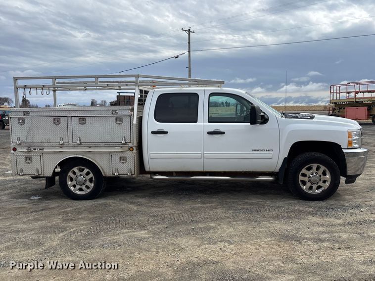 image for item EM5032 2013 Chevrolet Silverado 3500HD Crew Cab utility bed pickup truck
