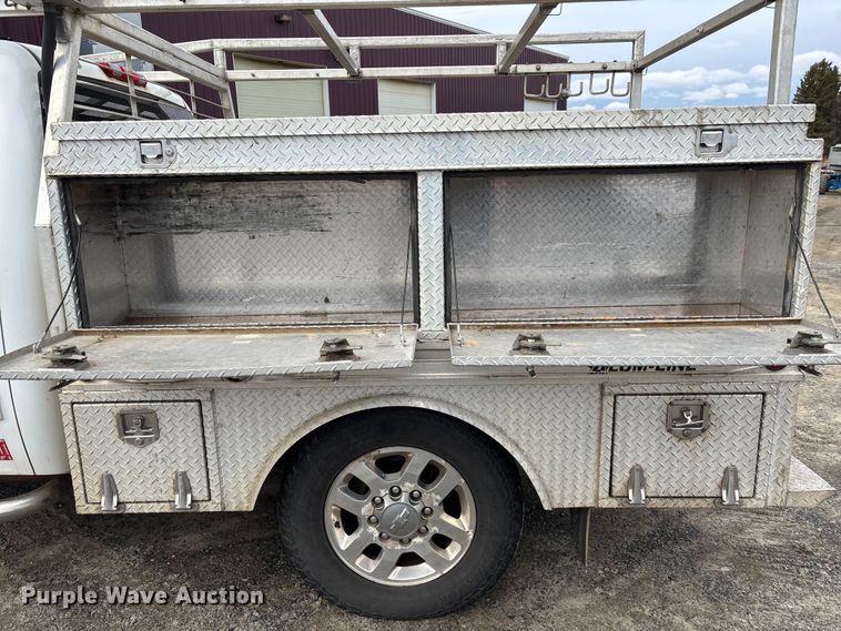 image for item EM5032 2013 Chevrolet Silverado 3500HD Crew Cab utility bed pickup truck