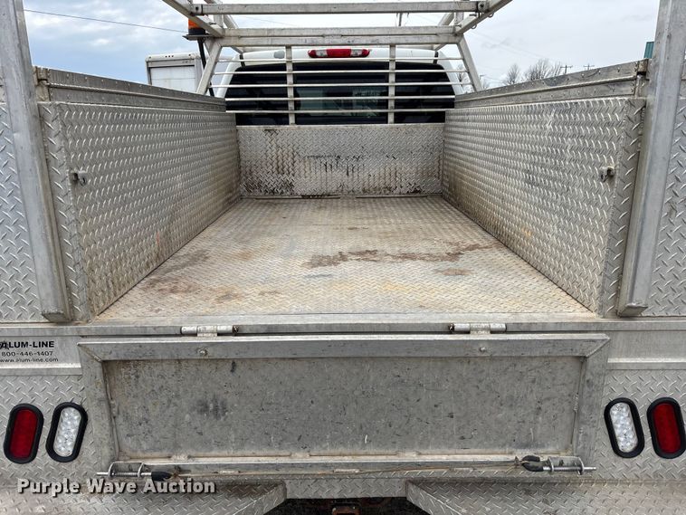 image for item EM5032 2013 Chevrolet Silverado 3500HD Crew Cab utility bed pickup truck