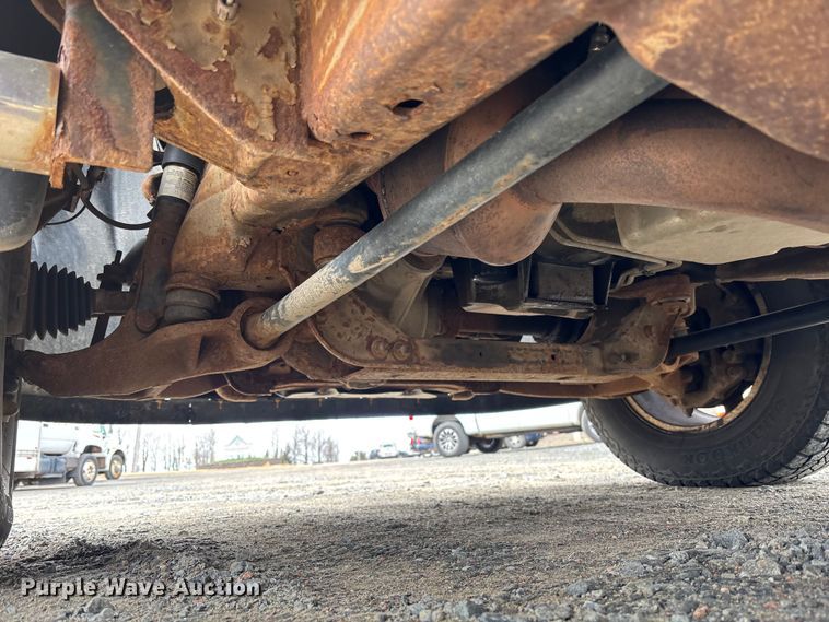 image for item EM5032 2013 Chevrolet Silverado 3500HD Crew Cab utility bed pickup truck