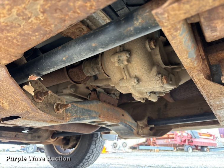 image for item EM5032 2013 Chevrolet Silverado 3500HD Crew Cab utility bed pickup truck