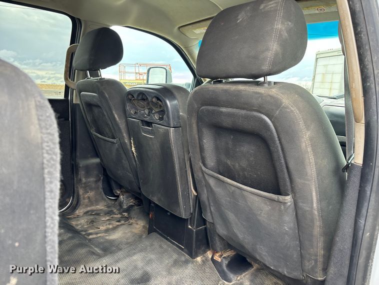 image for item EM5032 2013 Chevrolet Silverado 3500HD Crew Cab utility bed pickup truck